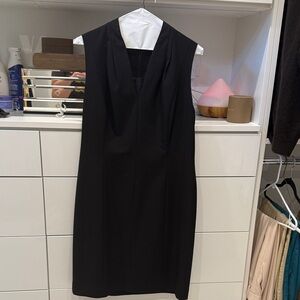 Elie Tahari Black V-Neck Midi Dress